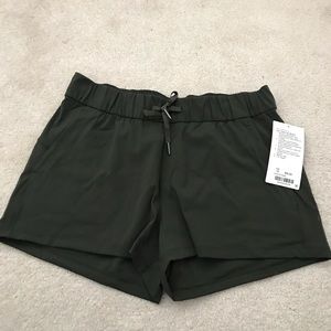 “•on the fly short brand new size ten!•